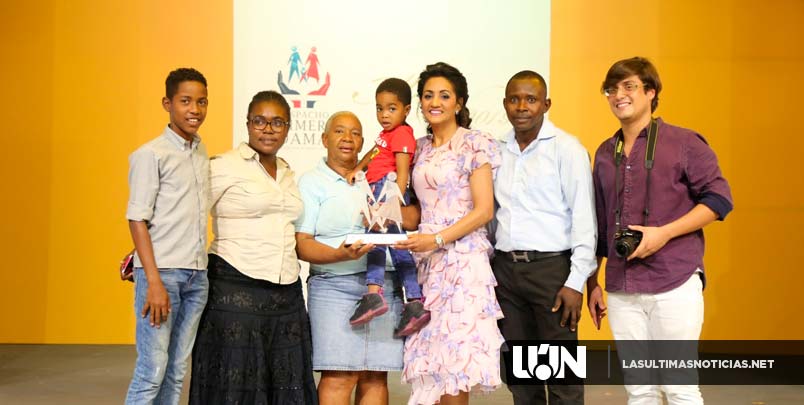 Primera dama resalta papel de las madres dominicanas; defiende su derecho a una vida digna