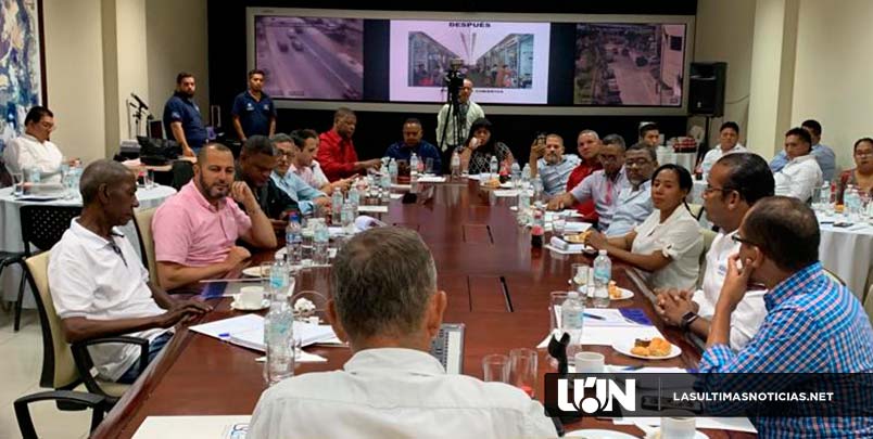 ADN envía buhoneros a Guayaquil a conocer orden de los mercados municipales