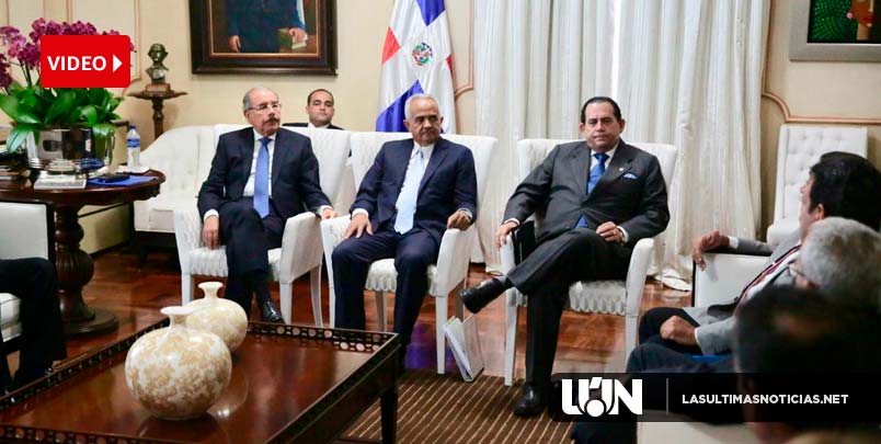 Representantes sector arrocero visitan a presidente Danilo Medina.