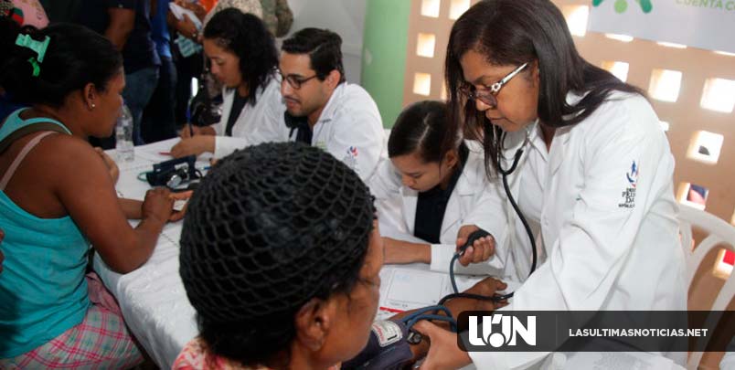 Despacho Primera Dama lleva soluciones de salud y orientaciones a residentes de la provincia Duarte