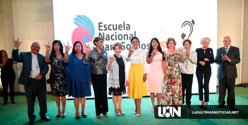 Primera dama celebra 50 aniversario Escuela Nacional para Sordos
