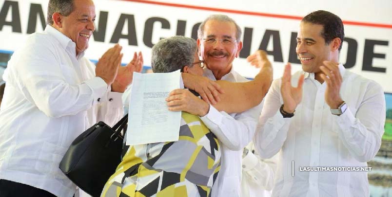 Danilo Medina entregará hoy el título número 60 mil en un acto masivo con parceleros de Monte Plata