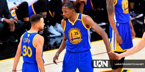 Warriors, Stephen Curry, Draymond Green y Klay Thompson