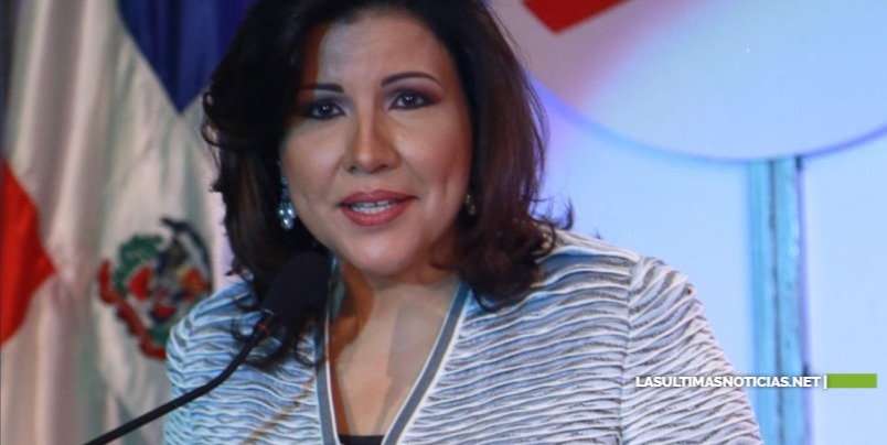Margarita Cedeño se queda en la vicepresidencia, valora confianza recibida del presidente Medina