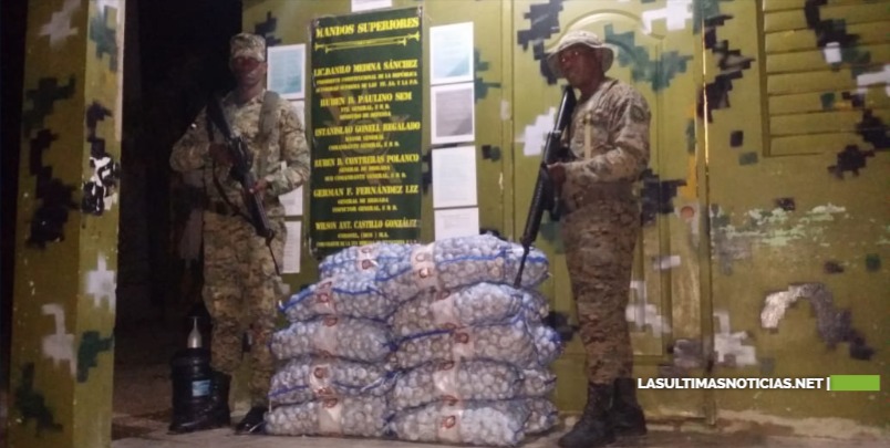 Cuerpo especializado detiene un vehículo que transportaba 19 sacos de ajo ilegal