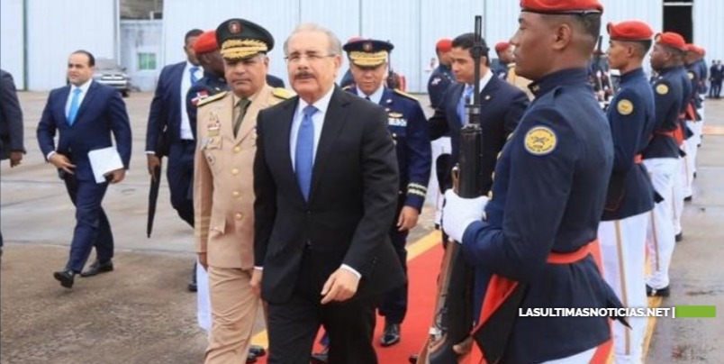 Presidente Danilo Medina sale hacia Guatemala.