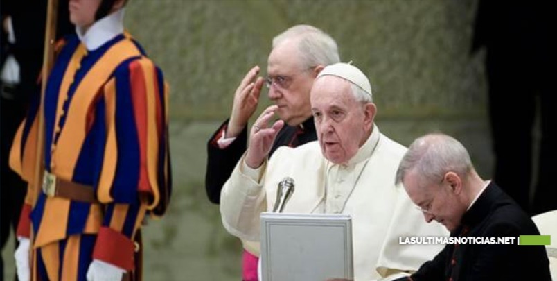 El papa cierra la posibilidad de ordenar para sacerdotes a hombres casados
