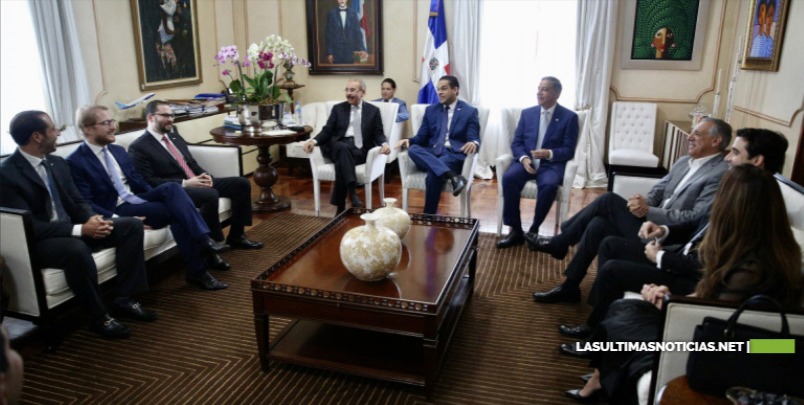 Directivos de la ANJE visitan a presidente Danilo Medina y valoran como completo discurso de rendición de cuentas