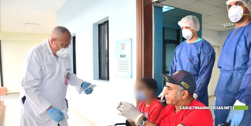 Ministerio de Salud confiere alta médica primeros tres pacientes recuperados de COVID-19.