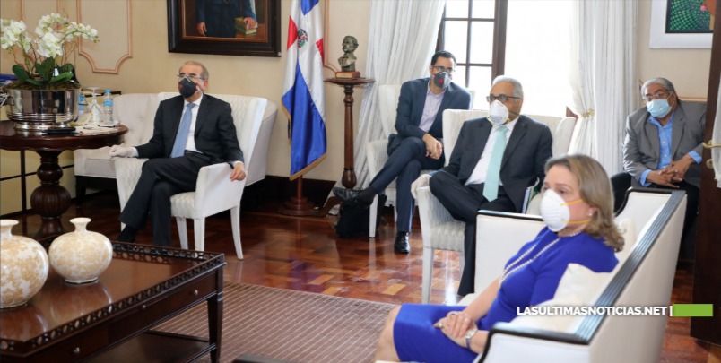 Presidente Danilo Medina se reúne con Comité Emergencia y Gestión Sanitaria Combate COVID-19