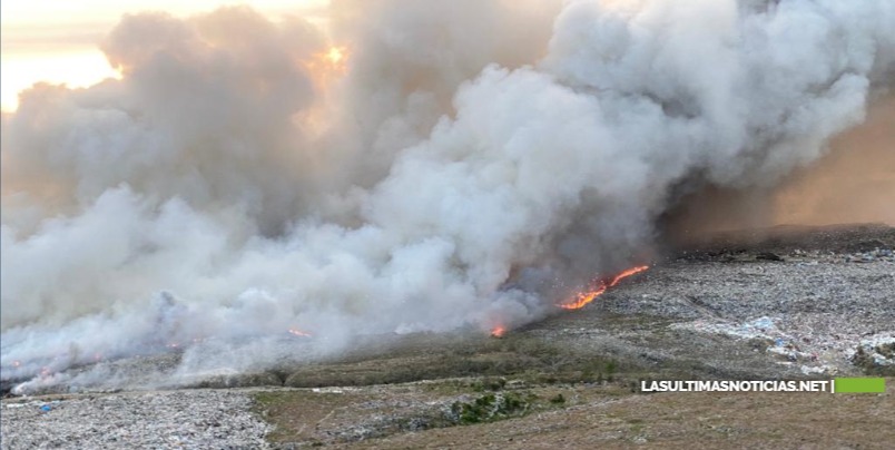 MIDE dispone actuar contra incendio en Duquesa: Helicópteros Escuadrón Rescate FARD sofocan siniestro
