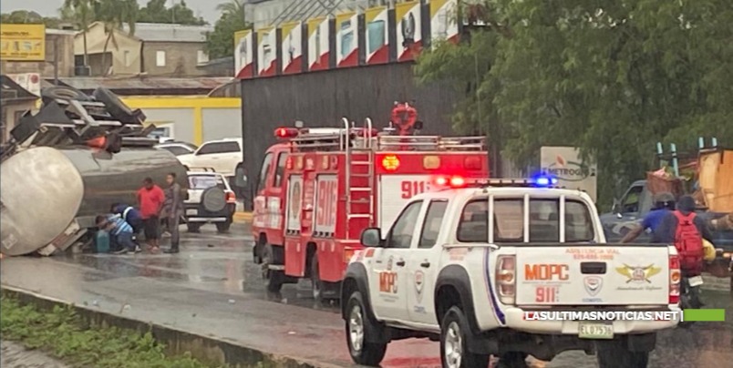 Sistema 9-1-1 desplegó 7 unidades de respuesta en accidente de la autopista Duarte; 3 personas resultaron con heridas leves