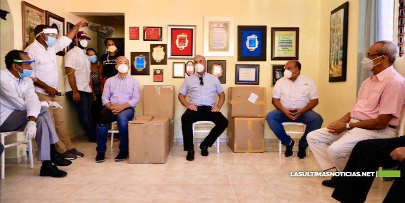 Gonzalo Castillo dona 45,000 mascarillas en Samaná, María Trinidad Sánchez y Monte Plata para distribuirlas sin banderías políticas