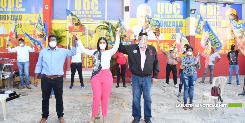 UDC proclama a Michelle Ortiz como candidata a diputada