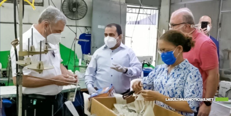 Gonzalo Castillo va en auxilio de la Asociación de Textileros Dominicanos y le compra 200 mil mascarillas