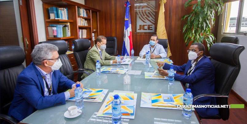 JCE sostiene reunión con veedores designados en la Dirección de Elecciones sobre elecciones del 5 de julio de 2020
