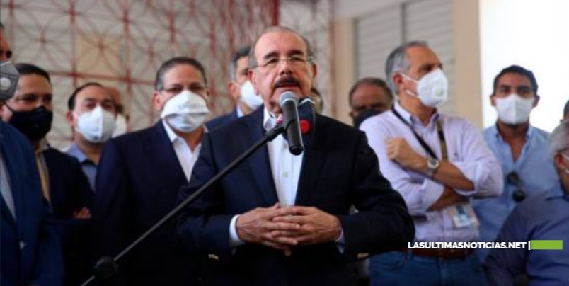 Danilo Medina felicita a Luis Abinader