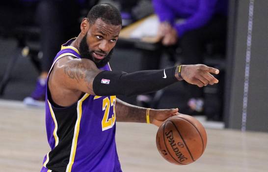 Lakers, con James, salen favoritos a conseguir su 17º título ante Heat