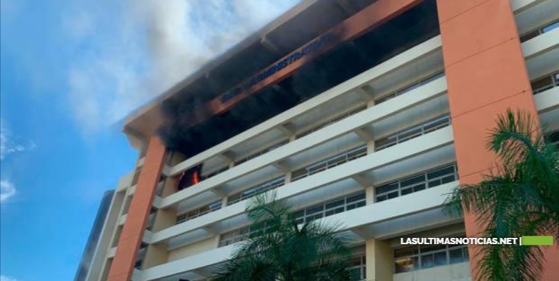 Incendio en la UASD ya fue sofocado; no se reportan heridos