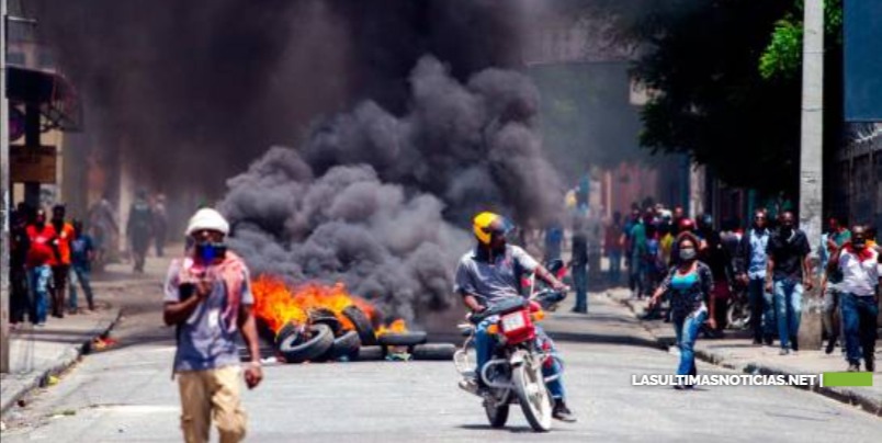 Cientos de haitianos protestan contra referéndum para la nueva Constitución
