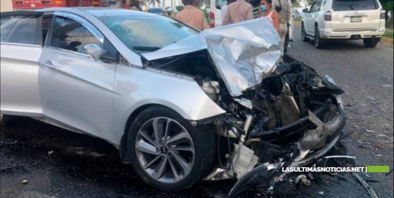Seis niños y dos adultos heridos en un accidente en la avenida España