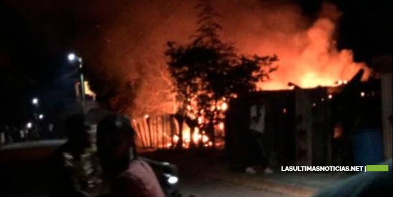 Haitiano habría provocado incendio que arrasó con cuatro viviendas en Boca de Yuma