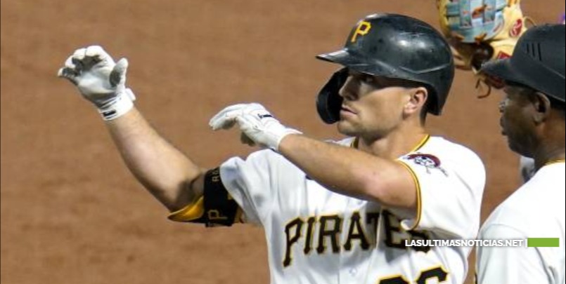 Los Piratas de Pittsburgh canjean a Adam Frazier a Los Padres de San Diego por tres de jugadores de  ligas menores