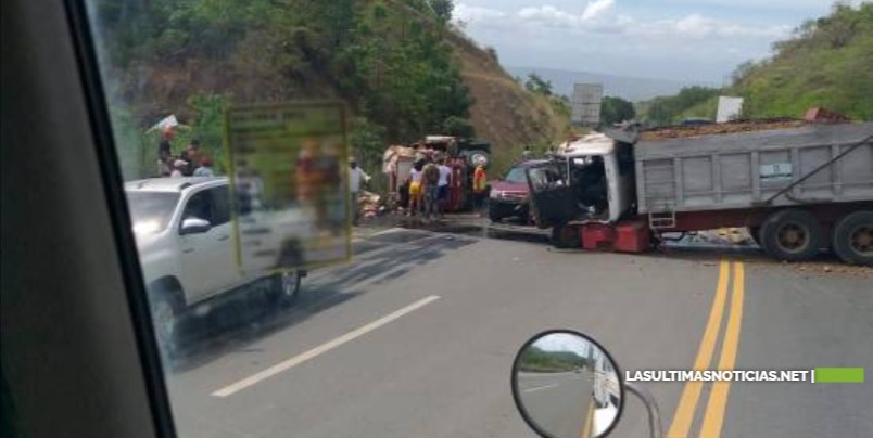 Triple choque en carretera Navarrete-Puerto Plata deja un fallecido