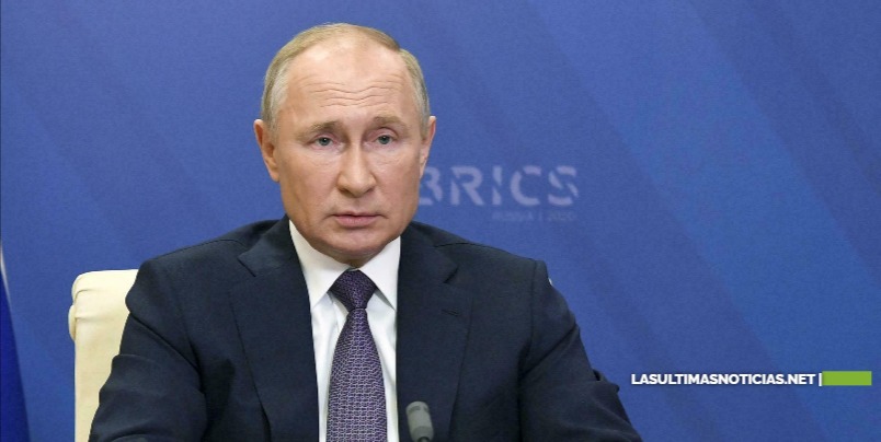 El presidente de Rusia Vladimir Putin da una semana de vacaciones a los rusos para frenar la pandemia