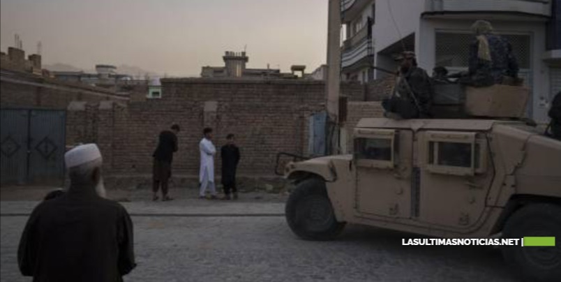 EEUU anuncia reunión presencial con talibanes tras mortífero atentado en Afganistán