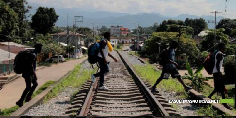 Policía de Guatemala halla a 54 migrantes haitianos en un contenedor