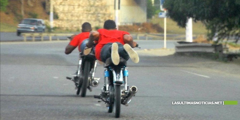 Apresan a ocho jóvenes por realizar carreras de motocicletas en Hato Mayor