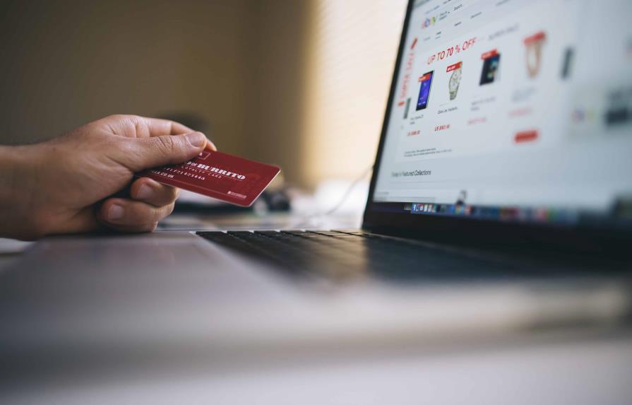 Inflación hunde confianza del consumidor en EEUU a menor nivel en 10 años
