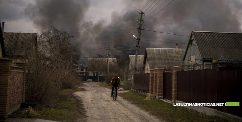 Ucrania afirma que las fuerzas rusas intensifican bombardeos