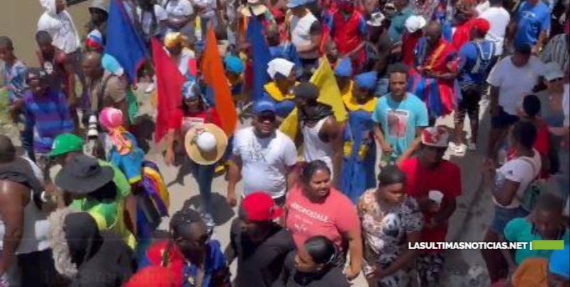 Devotos del gagá realizan procesión en el país en medio de polémica