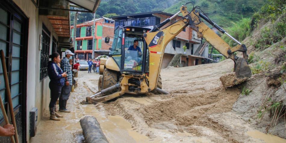 Lluvias dejan 10 muertos y más de 5,500 damnificados en 20 días en Colombia