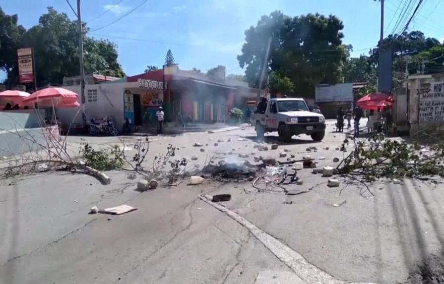 La falta de combustible y electricidad se extiende por Haití con la violencia pandillera