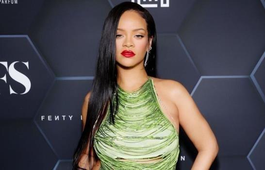 Rihanna se convierte en la mujer multimillonaria más joven en Estados Unidos