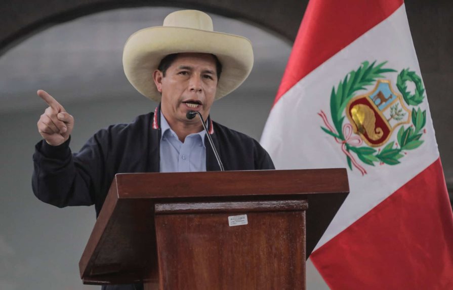Crisis política en Perú tras destitución de presidente; ¿quién es realmente Pedro Castillo?