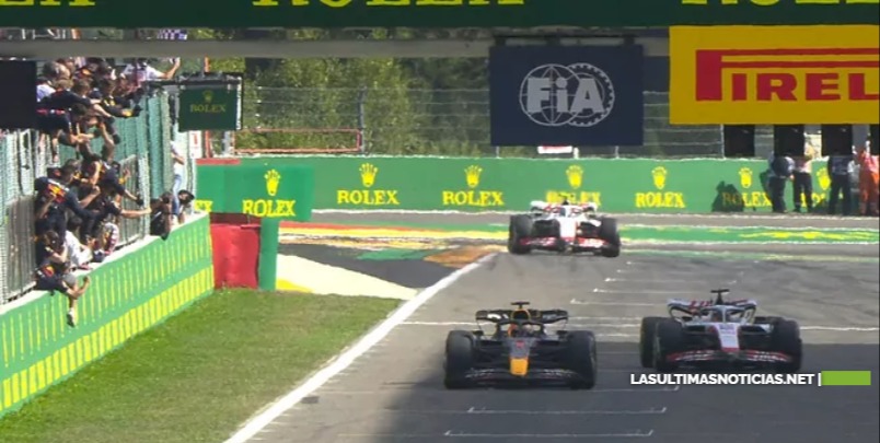 Remontada bestial de Verstappen, con Sainz en el podio y Alonso quinto