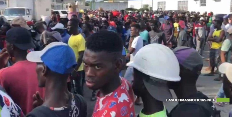 Cientos de haitianos trataron de entrar al país por Dajabón con documentos vencidos