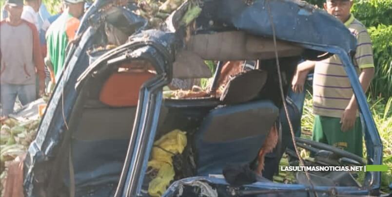 9-1-1 coordina rescate de familia atrapada en vehículo accidentado en San Pedro de Macorís