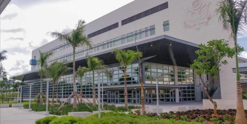 Apresan en la Embajada de EE.UU. a 22 deportistas dominicanos por presentar documentos falsos