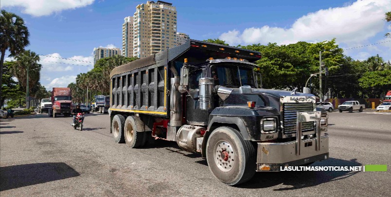 Conductores de vehículos pesados violan resolución que prohíbe circulación por la ciudad